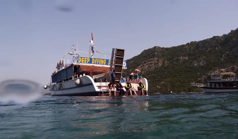 Deep Diving School